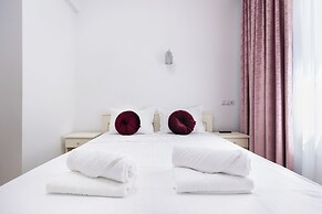 Bucharest Studio Wonderland Room