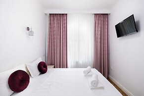 Bucharest Studio Wonderland Room