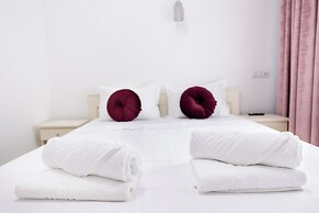 Bucharest Studio Wonderland Room