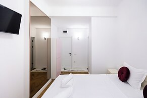 Bucharest Studio Wonderland Room