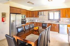 Sunset View Villa in Argaka