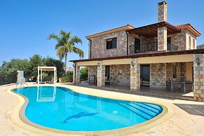 Sunset View Villa in Argaka