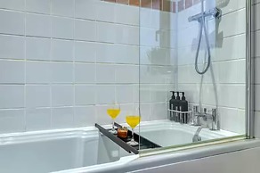 Last Min Weekend Stay, Trafford, Pets Welcome