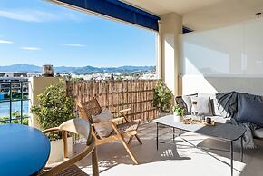 Sunny Getaway With Pool in Marbella - Ref M54