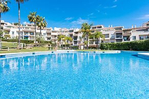 Sunny Getaway With Pool in Marbella - Ref M54