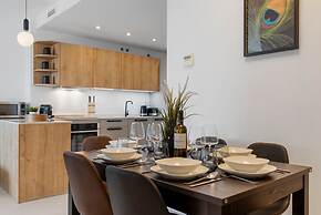 Sunny Getaway With Pool in Marbella - Ref M54