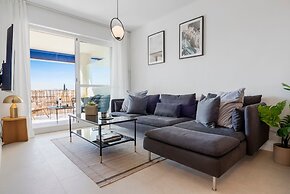 Sunny Getaway With Pool in Marbella - Ref M54