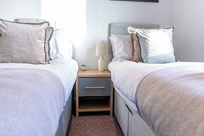 Elegant Shire House Apartment