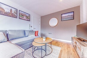 Elegant Shire House Apartment