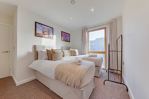 Elegant Shire House Apartment