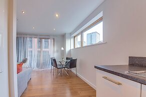 Elegant Shire House Apartment