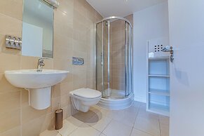 Elegant Shire House Apartment