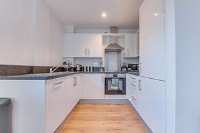 Elegant Shire House Apartment