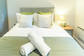 Elegant Shire House Apartment