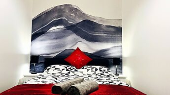 Luxury Entire Holiday Apartment - Self Checkin & Checkout