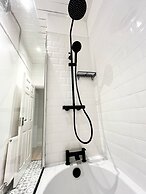 Luxury Entire Holiday Apartment - Self Checkin & Checkout