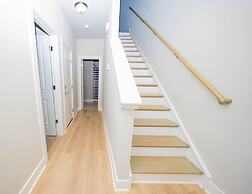 Modern Home near Plaza Midwood