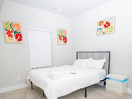 Modern Home near Plaza Midwood