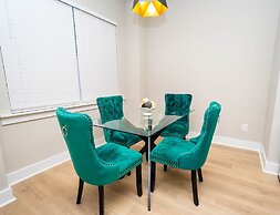 Modern Home near Plaza Midwood