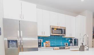 Modern Home near Plaza Midwood