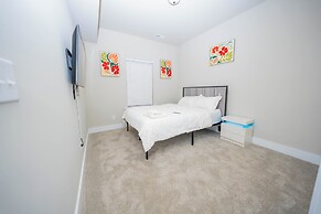 Modern Home near Plaza Midwood