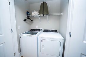 Modern Home near Plaza Midwood