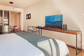 Modern Premium Studio T310