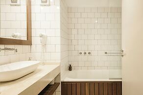 Modern Premium Studio T310