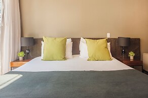 Modern Premium Studio T310