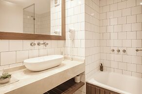 Modern Premium Studio T310