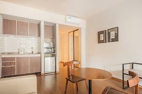 Modern Premium Studio T310