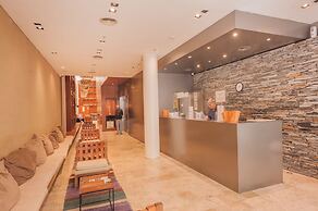 Modern Premium Studio T310