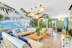 Avatar Lakefront Villa - Heated Pool & Cinema in Miami