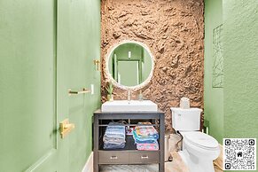 Avatar Lakefront Villa - Heated Pool & Cinema in Miami