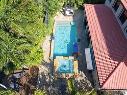 Avatar Lakefront Villa - Heated Pool & Cinema in Miami