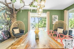 Avatar Lakefront Villa - Heated Pool & Cinema in Miami