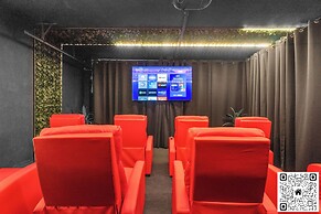 Avatar Lakefront Villa - Heated Pool & Cinema in Miami