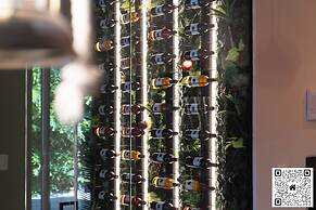 Avatar Lakefront Villa - Heated Pool & Cinema in Miami