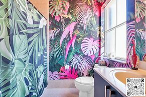 Avatar Lakefront Villa - Heated Pool & Cinema in Miami