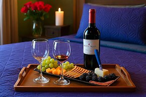 Avatar Lakefront Villa - Heated Pool & Cinema in Miami