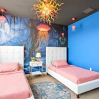 Avatar Lakefront Villa - Heated Pool & Cinema in Miami