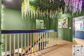 Avatar Lakefront Villa - Heated Pool & Cinema in Miami