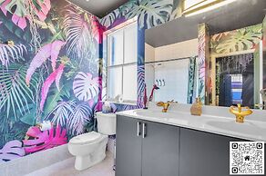 Avatar Lakefront Villa - Heated Pool & Cinema in Miami