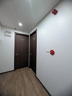 Era Apartment Lac Long Quan