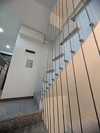 Era Apartment Lac Long Quan