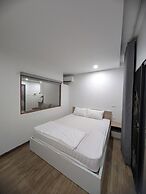 Era Apartment Lac Long Quan
