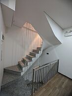 Era Apartment Lac Long Quan