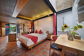 Pingtan Travel Notes Cat Head