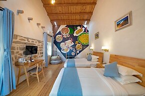 Pingtan Travel Notes Cat Head