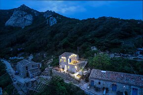 Pingtan Travel Notes Cat Head